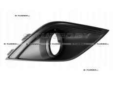 Решетка в бампер (правая) с отв. под противотуманку