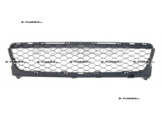 Решетка в бампер (центральная)