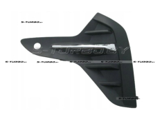 Решетка в бампер (левая) с отв. под парктроник, без отв. под противотуманку