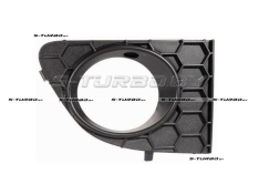 Решетка в бампер (правая) с отв. под противотуманку