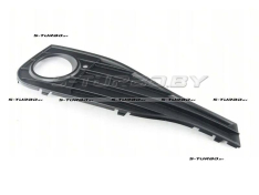 Решетка в бампер (правая) закрытая, с отв. под противотуманку