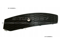 Молдинг заднего бампера (правый) с отв. под парктроник, для версии s-line