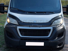 Дефлектор капота