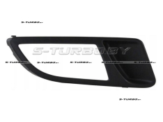 Решетка в бампер (правая) с отв. под противотуманку