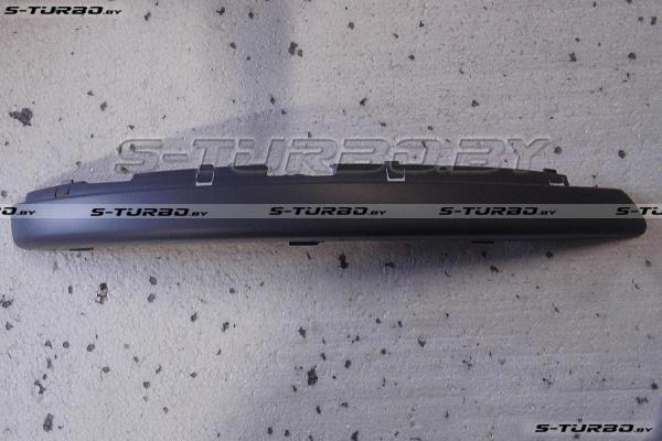 Накладка на решетку в бампер (правая) euro-type