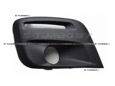 Решетка в бампер (правая) с отв. под противотуманку, без отв. под парктроник