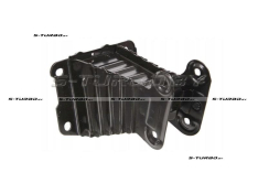 Кронштейн усилителя переднего бампера (правый)