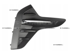 Решетка в бампер (правая) без отв. под парктроник, без отв. под противотуманку