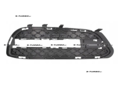 Решетка в бампер (правая) для версии avantgarde, 2010-2013