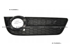 Решетка в бампер (правая) с отв. под противотуманку