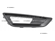 Решетка в бампер (правая) с отв. под противотуманку