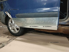 Дверь задняя (правая) сдвижная, нижняя наружная часть, ремкомплект