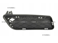 Решетка в бампер (левая) закрытая, без отв. под парктроник