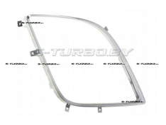 Рамка противотуманной фары (правая) хром