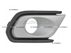 Решетка в бампер (правая) с отв. под противотуманку, с серебряной рамкой