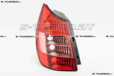 Задний фонарь (левый) с розовой центральной вставкой