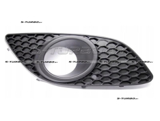 Решетка в бампер (правая) с отв. под противотуманку