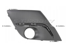 Решетка в бампер (правая) c отв. под противотуманку, для версии с фарами дневного света
