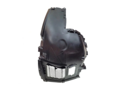 Подкрылок передний (правый) средняя часть, для версии 750i