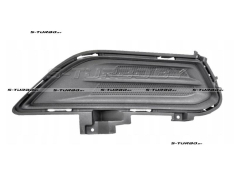 Решетка в бампер (правая) без отв. под противотуманку