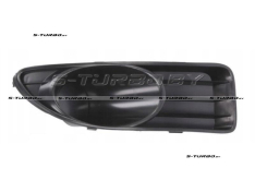 Решетка в бампер (правая) черная, без отв. под противотуманку