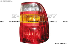 Задний фонарь (правый) красно-бело-желтый, наружный