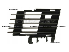 Решетка в бампер (левая) c отв. под противотуманку