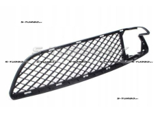 Решетка в бампер (центральная) открытая