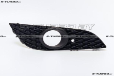 Решетка в бампер (правая) с отв. под противотуманку