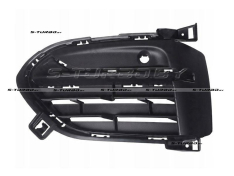 Решетка в бампер (левая) с отв. под парктроник