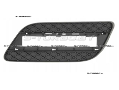 Решетка в бампер (правая) с отв. под фару дневного света