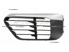 Решетка в бампер (левая) открытая, с серебряной накладкой, без отв. под парктроник