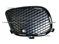 Решетка в бампер (левая) с отв. под парктроник