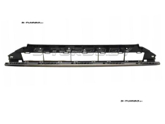 Решетка в бампер (центральная) для версии s-line