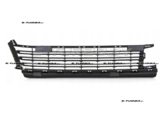 Решетка в бампер (центральная) средняя, без отв. под парктроники