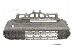 Решетка в бампер (центральная)