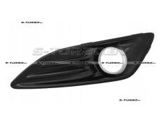 Решетка в бампер (левая) глянцевая, с отв. под противотуманку