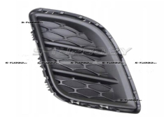 Решетка в бампер (правая) без отв. под противотуманку