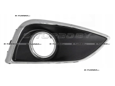 Решетка в бампер (правая) с хромом, с отв. под противотуманку