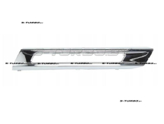 Накладка решетки бампера (правая) хром