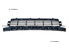 Решетка в бампер (центральная)