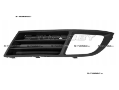 Решетка в бампер (левая) c отв. под противотуманку