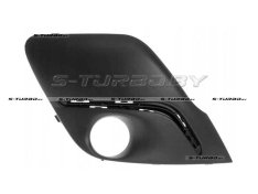 Решетка в бампер (правая) c отв. под противотуманку