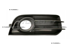 Решетка в бампер (правая) с отв. под противотуманку