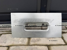 Рем вставка вокруг ручки задней двери, заводской штамп