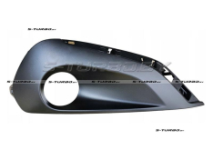 Решетка в бампер (правая) c отв. под противотуманку, с отв. под накладку