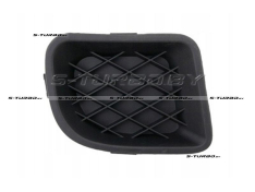 Решетка в бампер (правая) без отв. под противотуманку