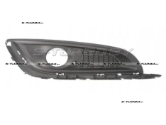 Решетка в бампер (правая) с отв. под противотуманку