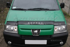 Дефлектор капота