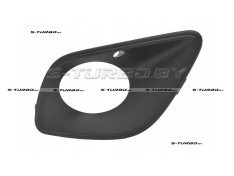 Решетка в бампер (правая) с отв. под противотуманку